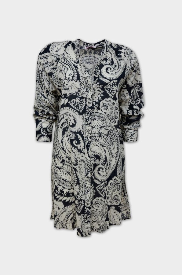 Shirtblouse with paisleydesign in black and white