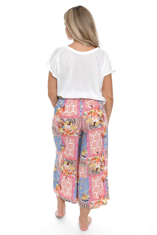 Wide trousers with patchworkprint in pastel colors