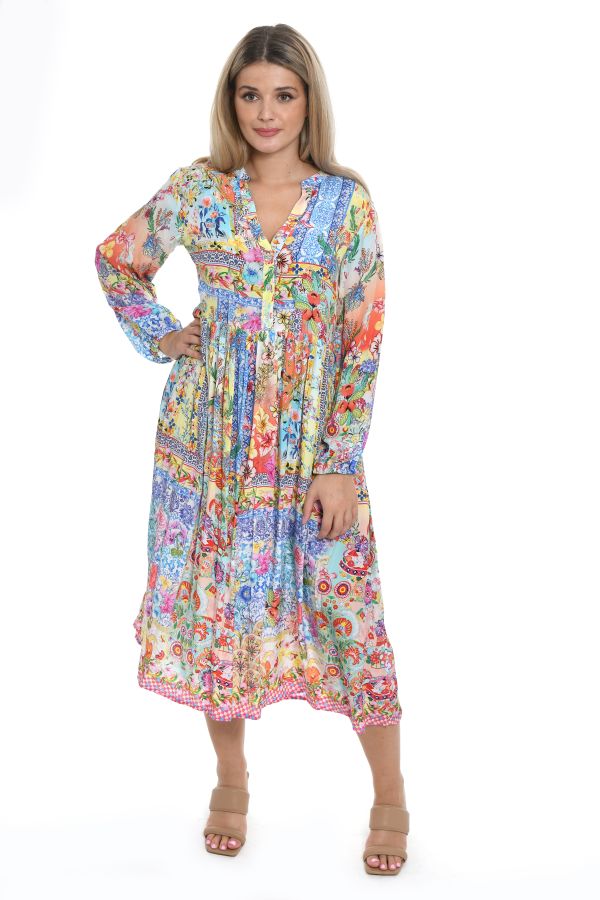 Wide dress with patchwork in pastel colors