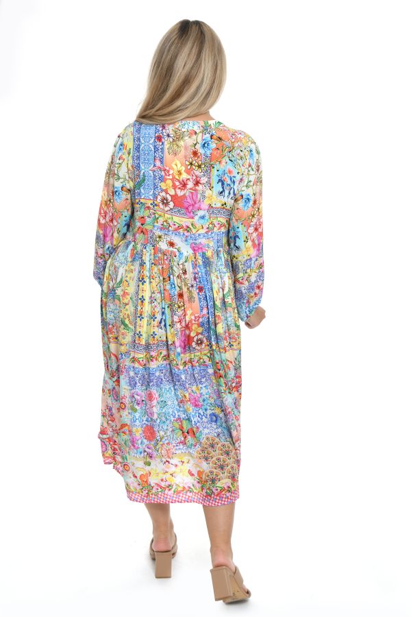 Wide dress with patchwork in pastel colors