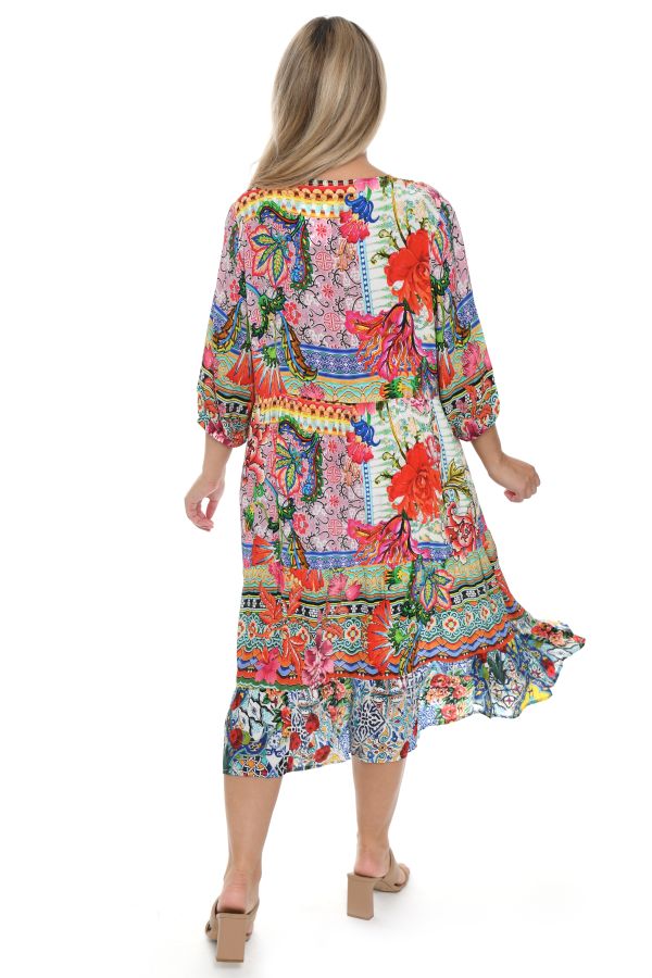 Wide dress with patchwork in strong colors